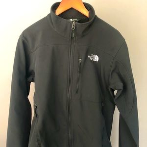 Northface black soft-shell men’s jacket in Medium